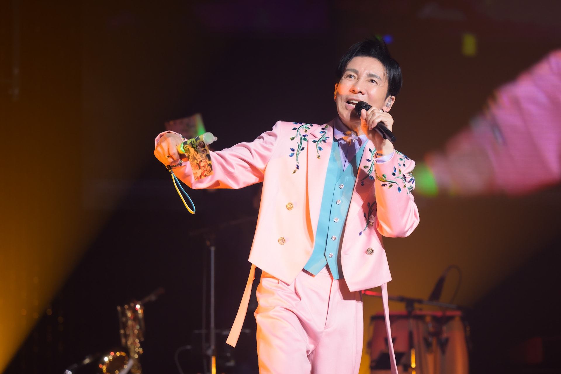 郷ひろみ、70歳初シングルで宣言「I'm Neo G」 - 音楽ナタリー