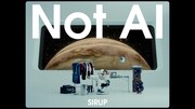 無機質なSIRUPが少しずつ自由になる「Not AI」MV、“生成できないVibes”表現
