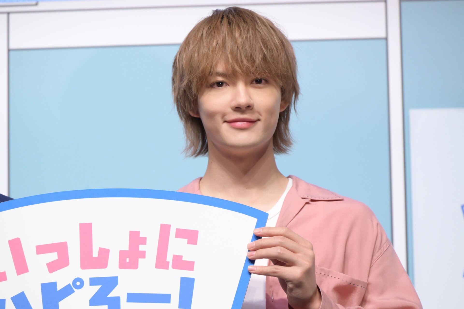 佐野勇斗、“ロゴが牛乳瓶”ローソンに感じたM!LKとの縁！今年こそ達成