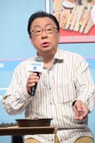 梅沢富美男の食レポの様子。