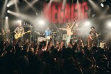 「Mega Shinnosuke presents『MEGAGIG vol.1』」よりOKAMOTO'Sのライブの様子。（撮影：佐野和樹）