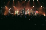 Mega Shinnosuke × OKAMOTO'Sコラボステージの様子。（撮影：佐野和樹）