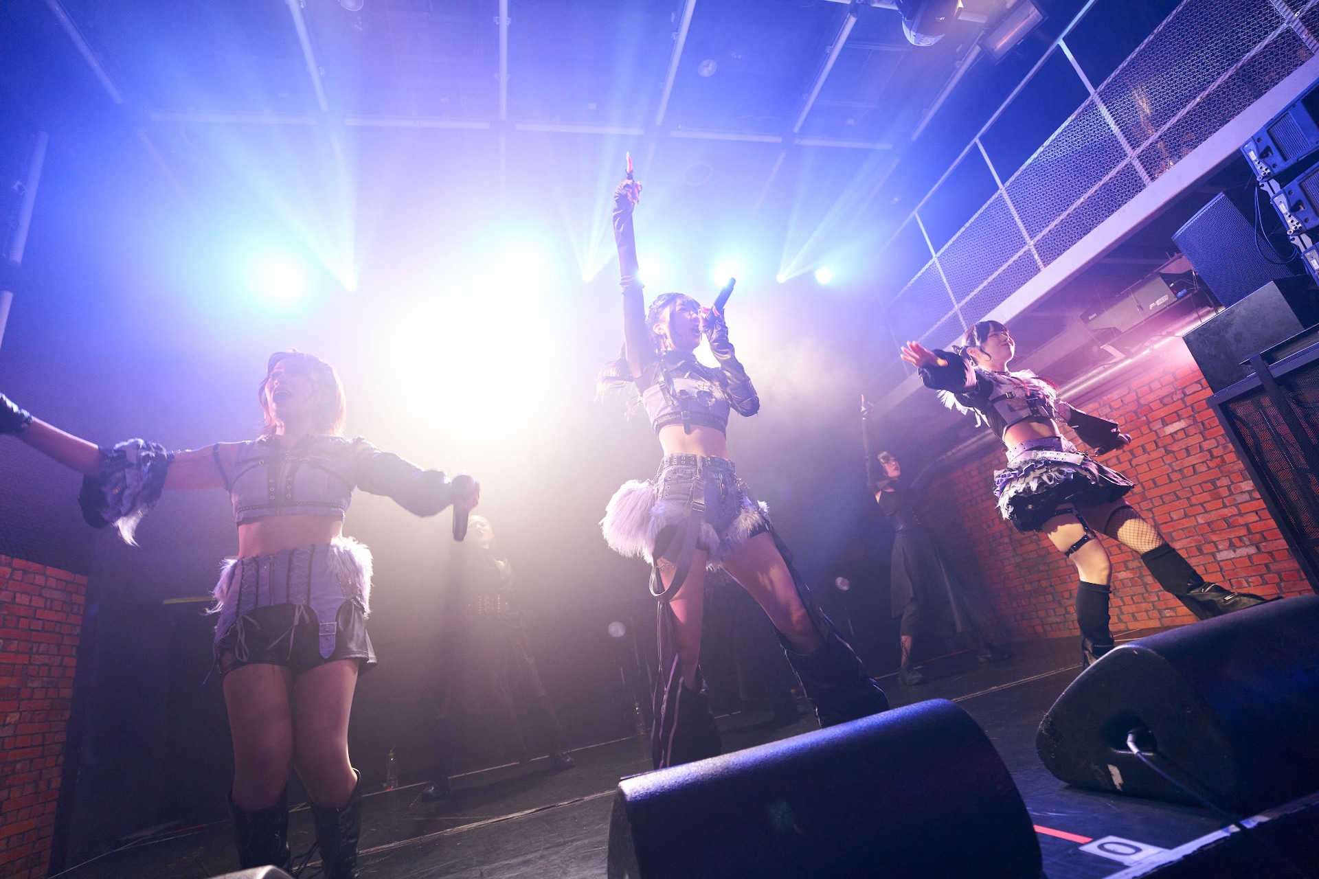 兎アイズがつばさレコーズ移籍を発表、2027年1月にclub asiaワンマン