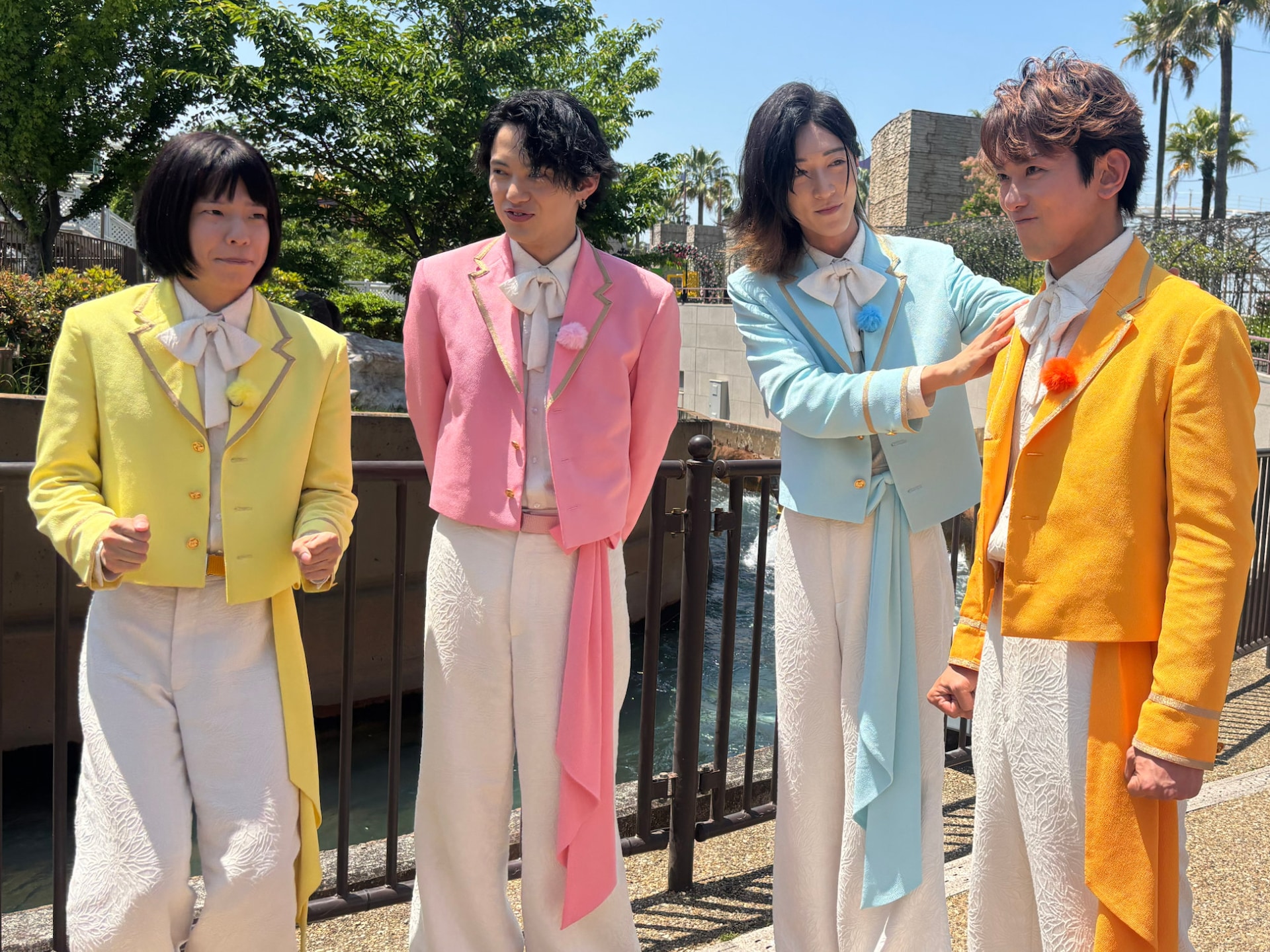 じん（右端）を説得するおヨネ、ケンケン、サカイJr.（全員モナキ