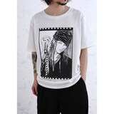 「HYDE × 田島昭宇 Type : B」ホワイトの着用画像。