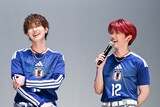 左から白岩瑠姫（JO1）、髙塚大夢（INI）。