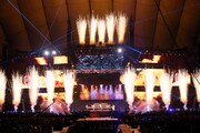 嵐「ARASHI LIVE TOUR 2026『We are ARASHI』」最終公演より「P・A・R・A・D・O・X」の様子。