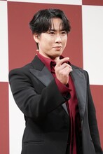 Lekarka（レカルカ）のブランドアンバサダーに就任した宮舘涼太（Snow Man）。