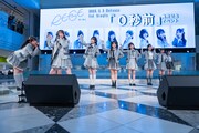 RE-GE「0秒前」のリリース記念イベント サンシャインシティ 噴水広場公演の様子。