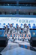 RE-GE「0秒前」のリリース記念イベント サンシャインシティ 噴水広場公演の様子。