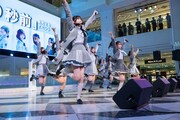 RE-GE「0秒前」のリリース記念イベント サンシャインシティ 噴水広場公演の様子。