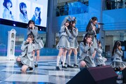 RE-GE「0秒前」のリリース記念イベント サンシャインシティ 噴水広場公演の様子。