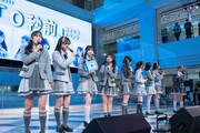 RE-GE「0秒前」のリリース記念イベント サンシャインシティ 噴水広場公演の様子。