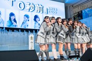 RE-GE「0秒前」のリリース記念イベント サンシャインシティ 噴水広場公演の様子。