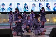 RE-GE「0秒前」のリリース記念イベント サンシャインシティ 噴水広場公演の様子。