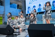 RE-GE「0秒前」のリリース記念イベント サンシャインシティ 噴水広場公演の様子。