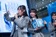 クジを引いた白石るり。