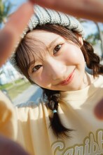 日向坂46藤嶌果歩が黒ドレスで大人びた表情、1st写真集の先行カット公開