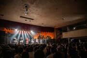 フィロソフィーのダンス「Sing for Philosophy byライブナタリー」の様子。