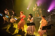 フィロソフィーのダンス「Sing for Philosophy byライブナタリー」の様子。