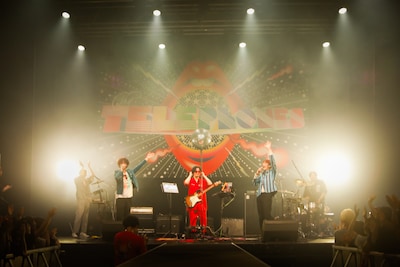 the telephonesと菅原卓郎（9mm Parabellum Bullet）とROY（THE BAWDIES）。（撮影：内村祐貴）