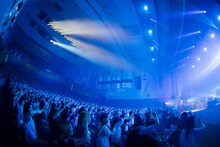 「ano Hall Tour 2026 DUAL DINER」グランキューブ大阪公演の様子。（撮影：横山マサト）