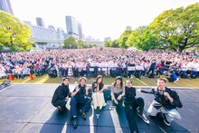 「絢香 20th ANNIVERSARY PREMIUM FREE LIVE」の様子。（撮影：渡邉一生）