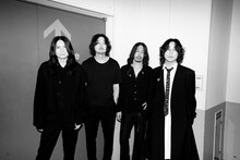 「The Novembers TOUR 2026『合奏する、エンジン』」東京・Zepp DiverCity（TOKYO）公演より、バックステージでのThe Novembers。（撮影：宮下太輔）