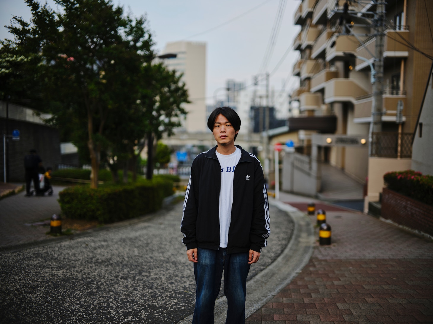 kurayamisaka清水正太郎。バンド名の由来となった大井町のくらやみ坂にて。