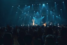 M!LK吉田仁人「東京」MV公開、初リリースパーティでは弾き語り披露
