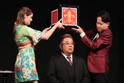 サンドウィッチマン伊達（中央）