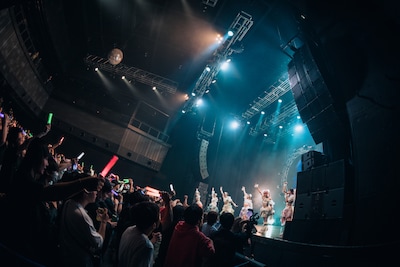 「Mirror,Mirror 7th ONE MAN LIVE『光歌鳴鏡』」の様子。