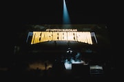 登場時のKohjiya。（Photo by cherry chill will.）