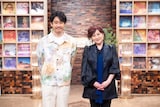 左から大泉洋、渡辺美里。©NHK