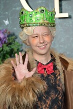 ミセスのエンタメショー「CEREMONY」Kアリーナで華やかに開幕！グリーンカーペットに超とき宣、TXTら登場