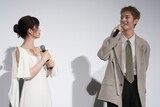 左から長濱ねる、塩野瑛久。