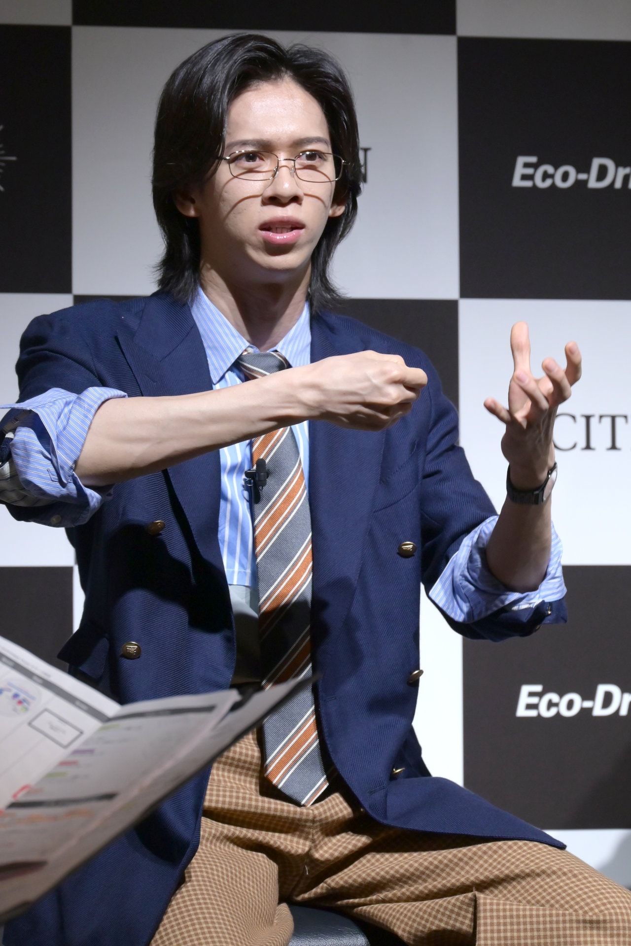 ペンライトの光で）発電できるわけがない！」と回答を覆すリョウガ（超