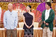 左から小峠英二、MEGUMI、狩野英孝。