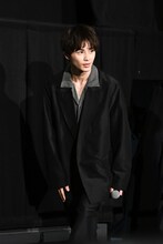映画「祝山」舞台挨拶に登壇した草川拓弥（超特急）。