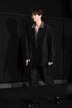映画「祝山」舞台挨拶に登壇した草川拓弥（超特急）。