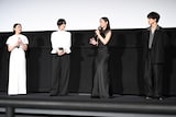 左から久保田紗友、橋本愛、石川恋、草川拓弥（超特急）。