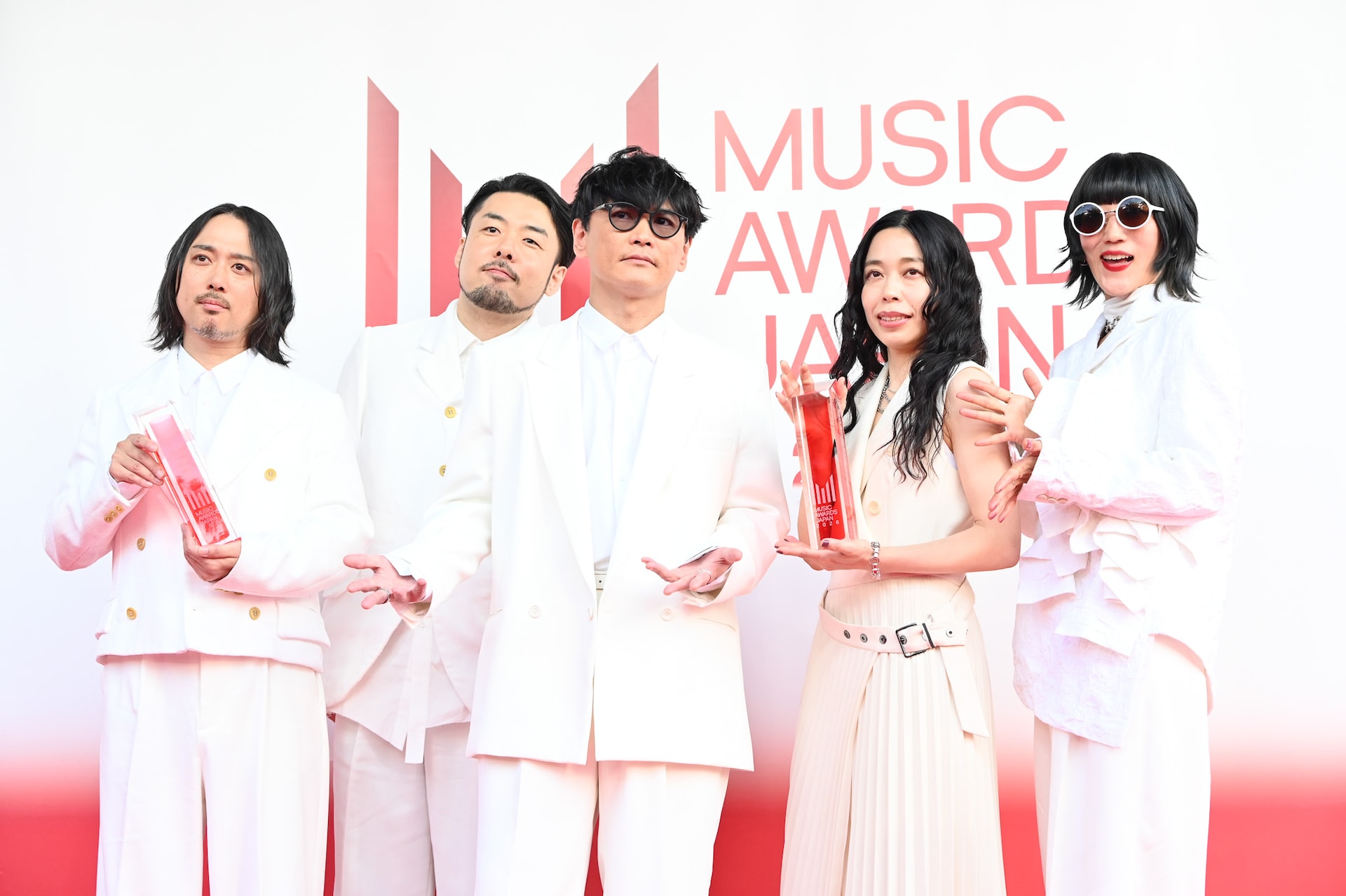 MUSIC AWARDS JAPAN】最優秀楽曲賞はサカナクション「怪獣」、山口一郎