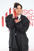 藤井風、内なる愛や神を感じながらパフォーマンス「正直記憶はない」