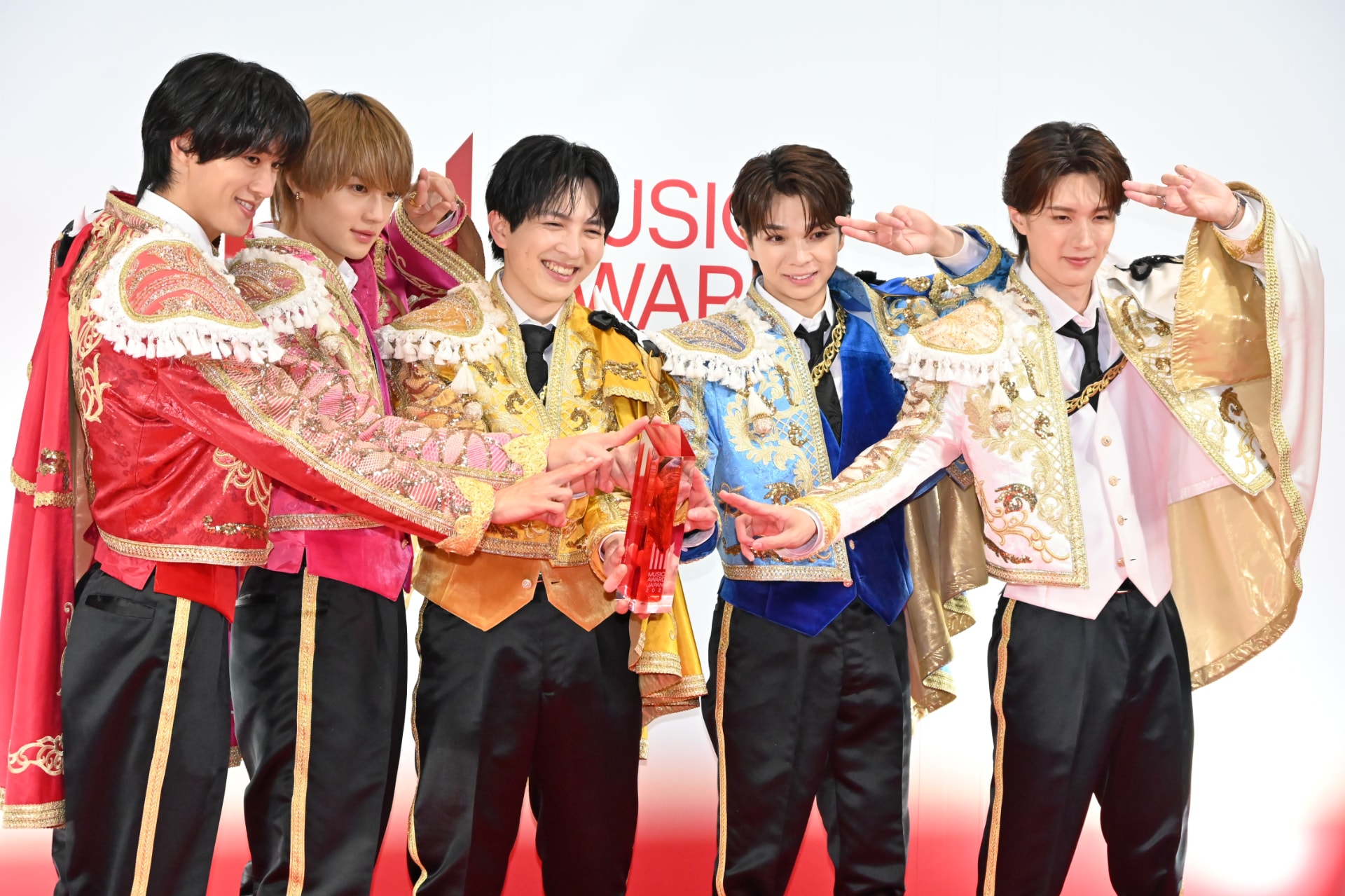 MUSIC AWARDS JAPAN 2026」で囲み取材に応じるM!LK。 [画像・動画