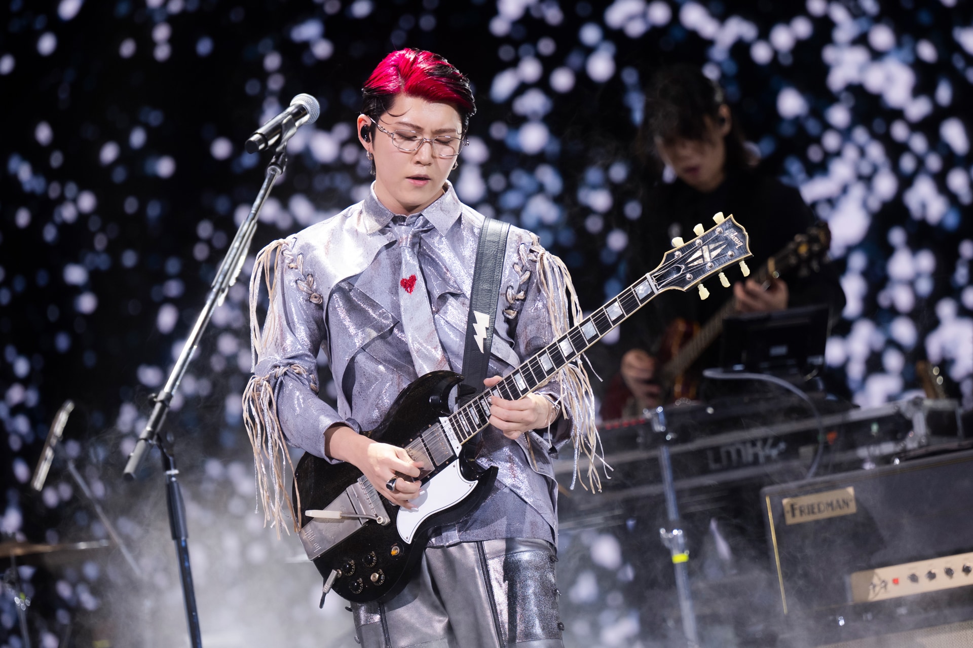 若井滉斗（G / Mrs. GREEN APPLE）（撮影：田中聖太郎写真事務所