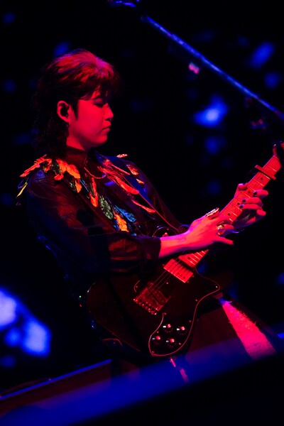 若井滉斗（G / Mrs. GREEN APPLE）（撮影：田中聖太郎写真事務所）