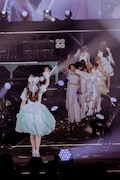 BEYOOOOONDSメンバーを見送る高瀬くるみ。