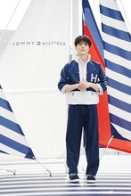 &TEAM・MAKIがトミー ヒルフィガー夏コレクションを着こなす、HARUAにあげたいものは