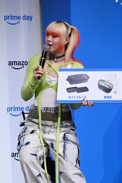 Amazon「プライムデー」の注目商品を発表するMAHINA。「HANAのみんなでたこ焼きやホットケーキがしたい」