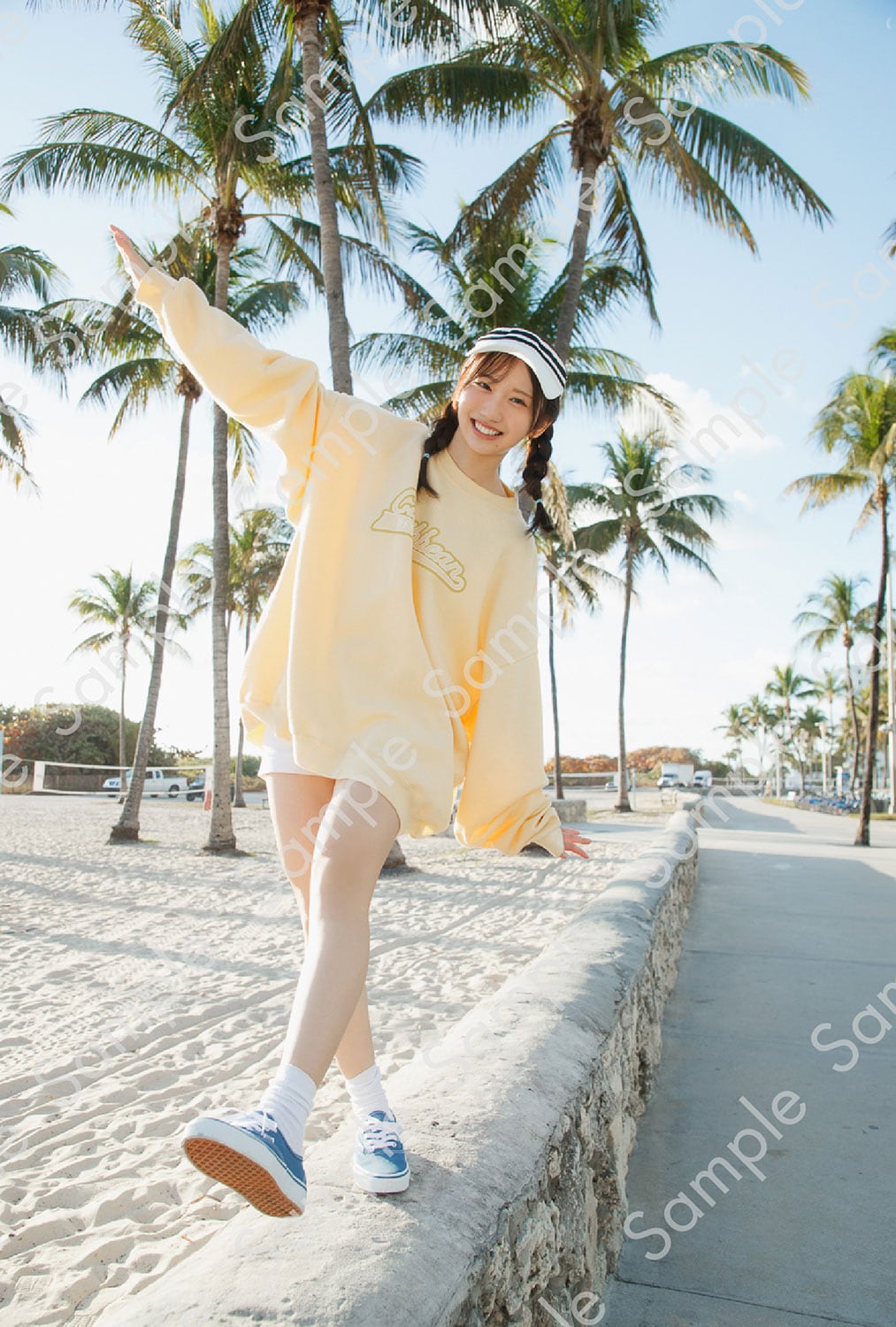 藤嶌果歩（日向坂46）1st写真集「果実の歩幅」＠Loppi・HMV